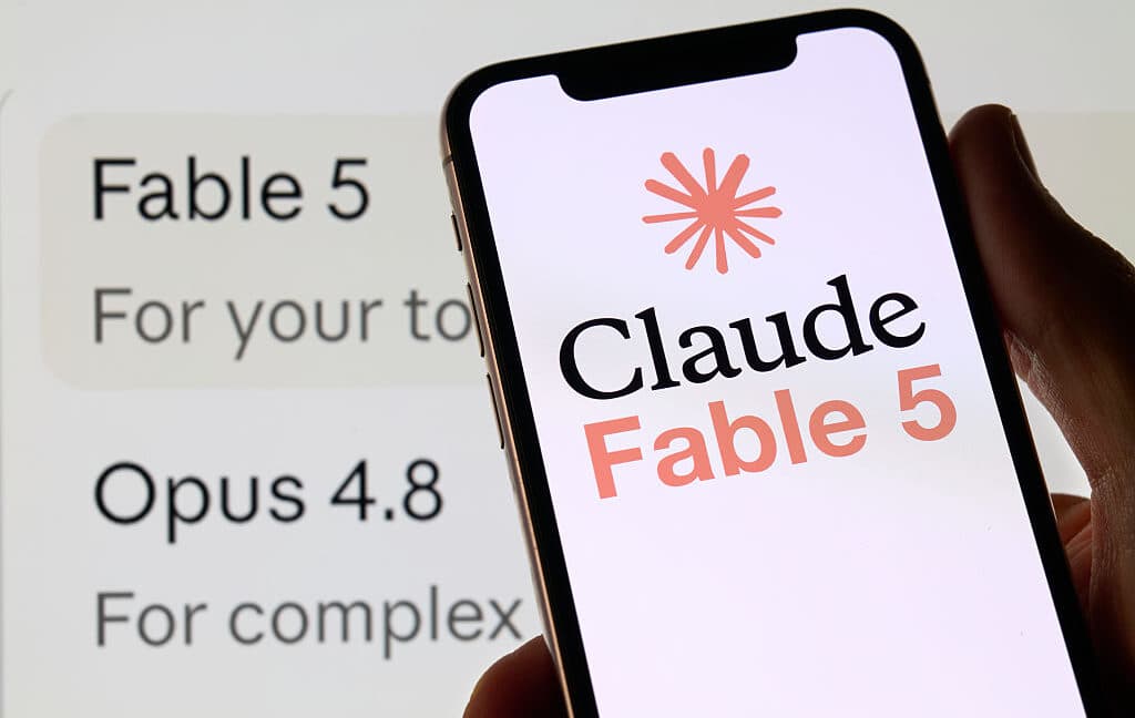 Anthropic Claude Fable 5 i Mythos 5 dostępne globalnie po zniesieniu restrykcji USA