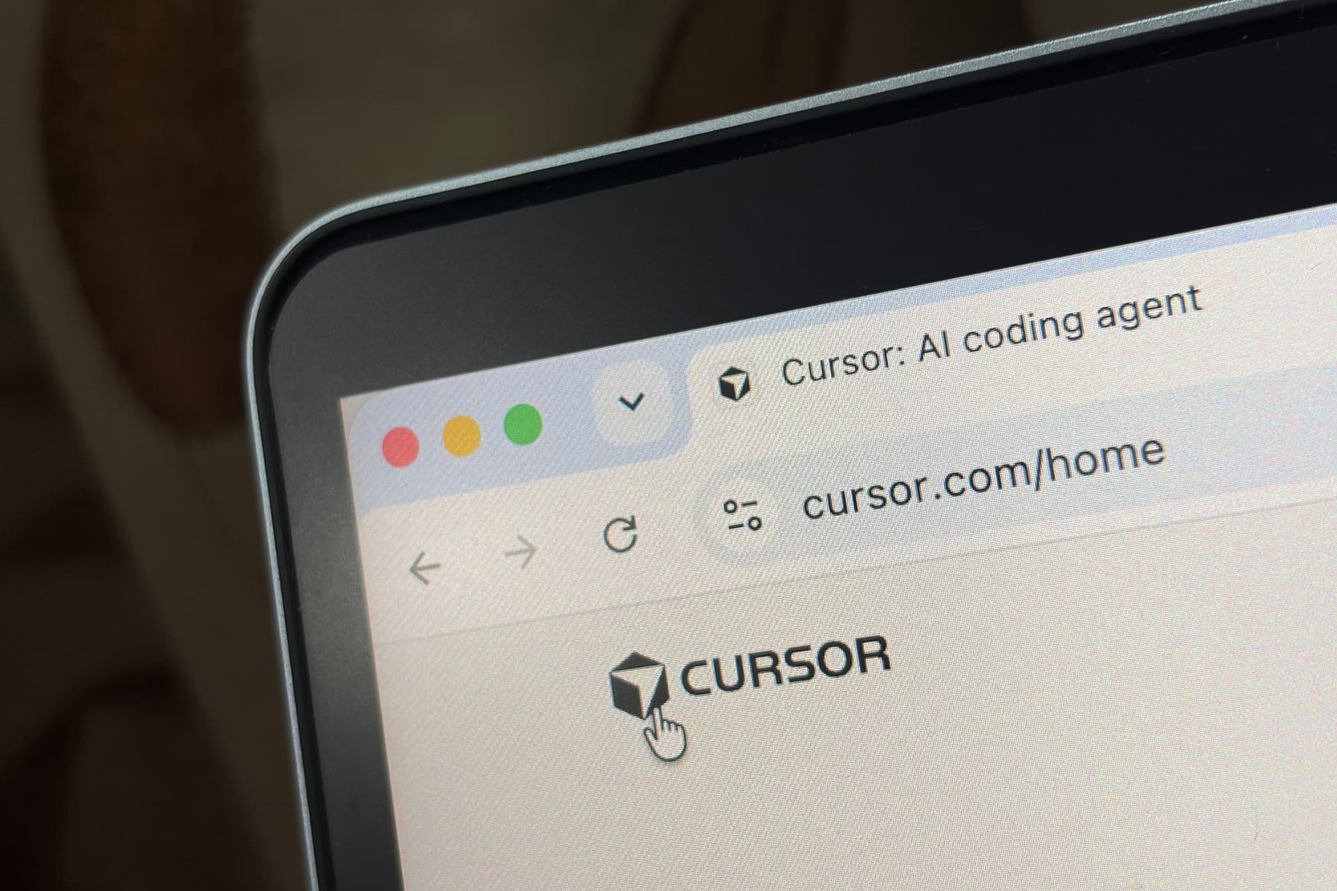 Cursor intensyfikuje działania w Indiach przed przejęciem przez SpaceX, wprowadzając lokalne ceny