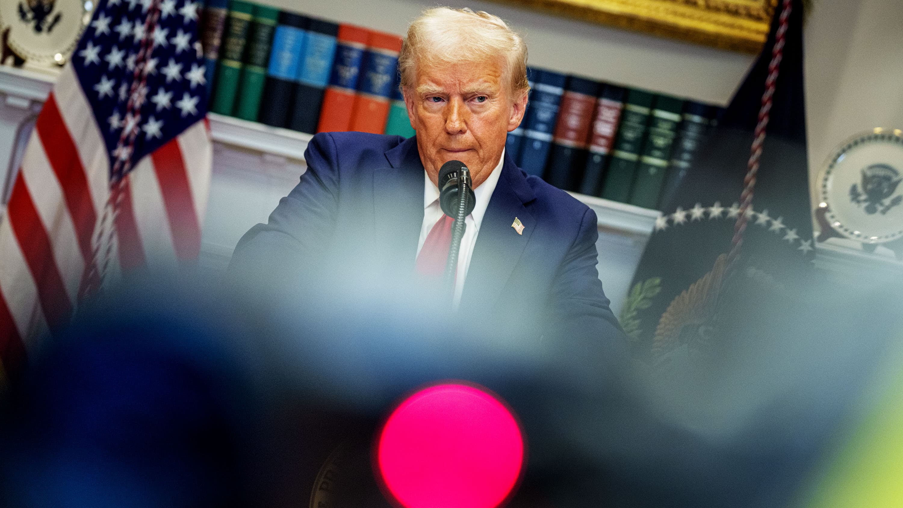 Chińskie modele AI dzielą doradców Trumpa, wywołując wewnętrzny konflikt